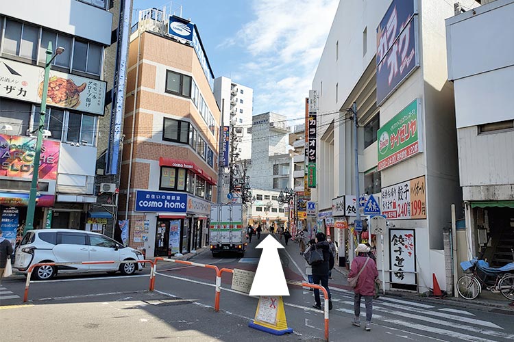 ②東口一番街へと進みます。